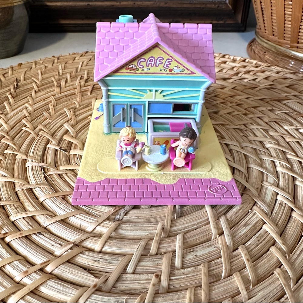 Vintage Polly Pocket Beach Cafe Play Set With Dolls Complete